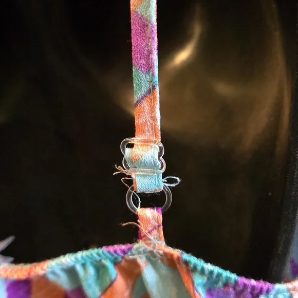 Charlotte Russe Colorful Flirty Geometric Women's Top SzS - Picture 6 of 7